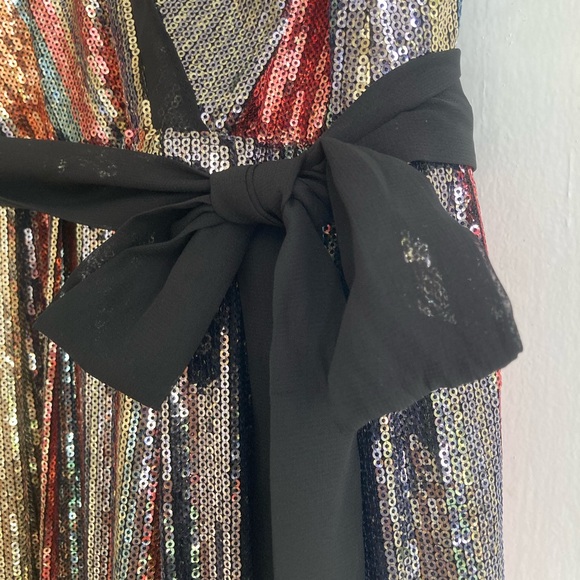 Super festive bright payette dress. Size 2 - Picture 4 of 5